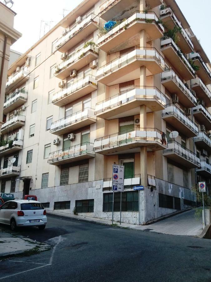 Appartamento Signorile Ambienti Sanificati Messina Luaran gambar